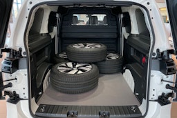 valkoinen Volkswagen ID. Buzz Cargo 2026 kuva 13.