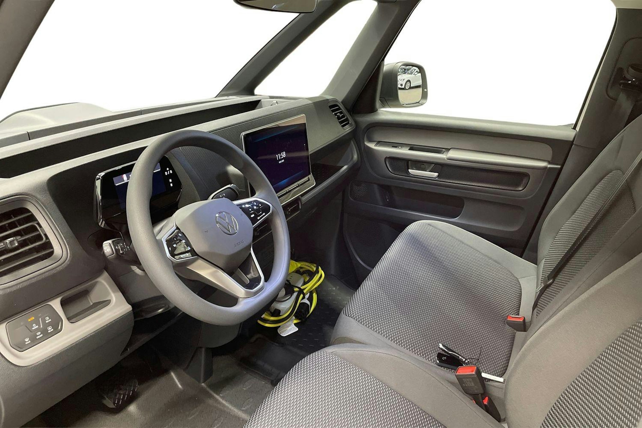 valkoinen Volkswagen ID. Buzz Cargo 2026 kuva 6.