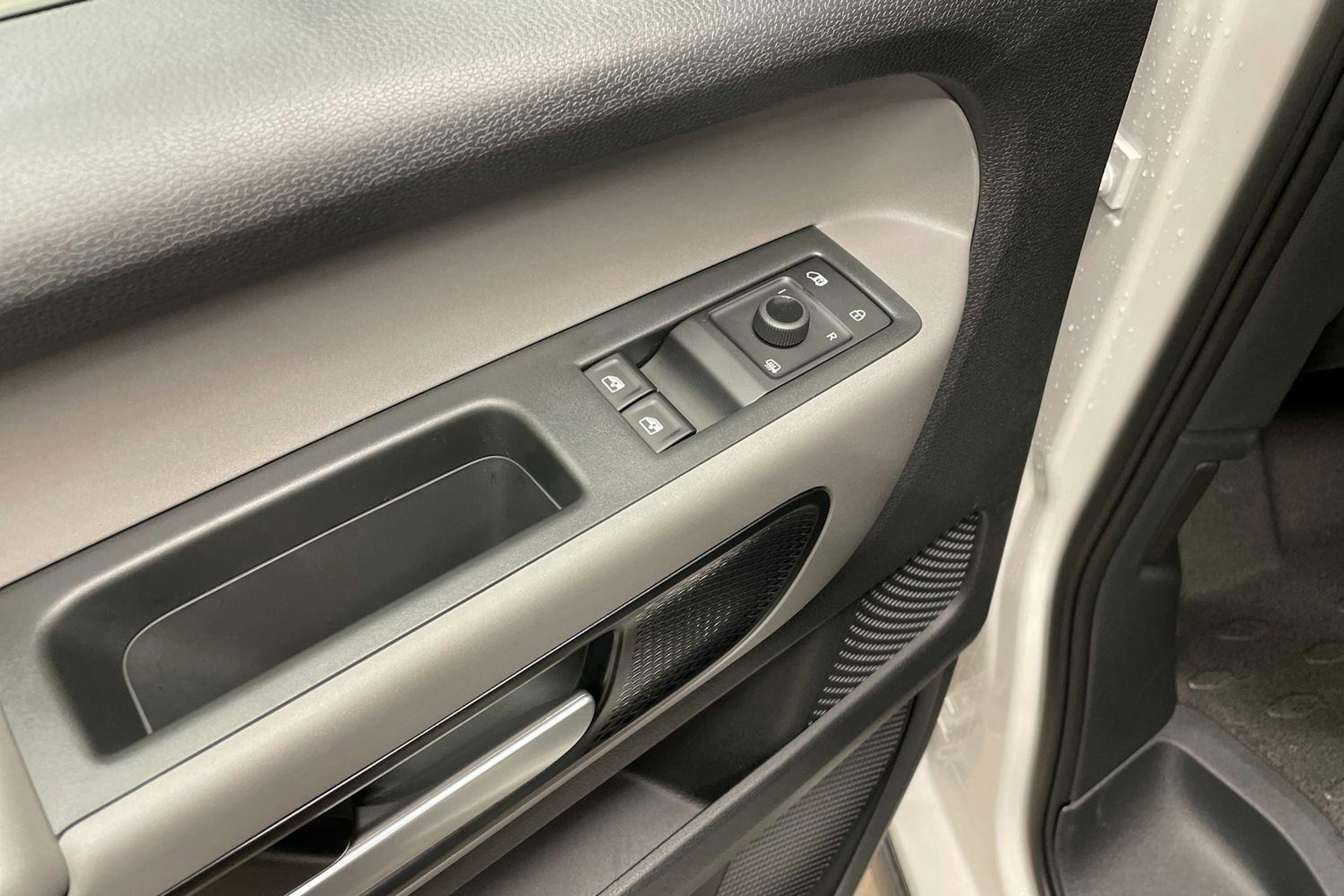 valkoinen Volkswagen ID. Buzz Cargo 2026 kuva 10.