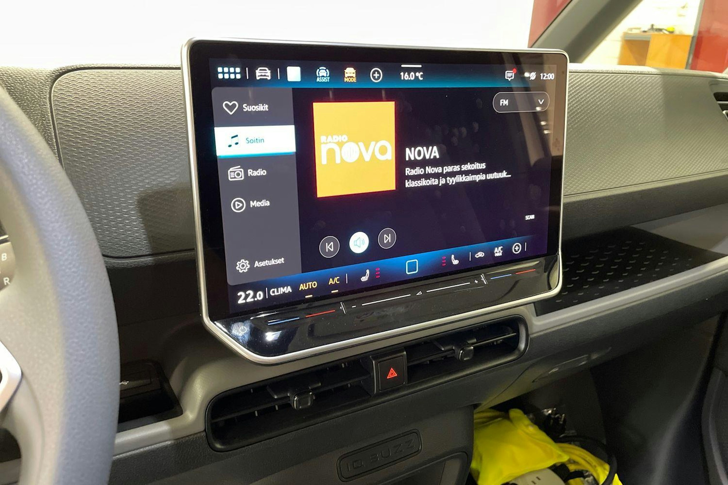 valkoinen Volkswagen ID. Buzz Cargo 2026 kuva 15.