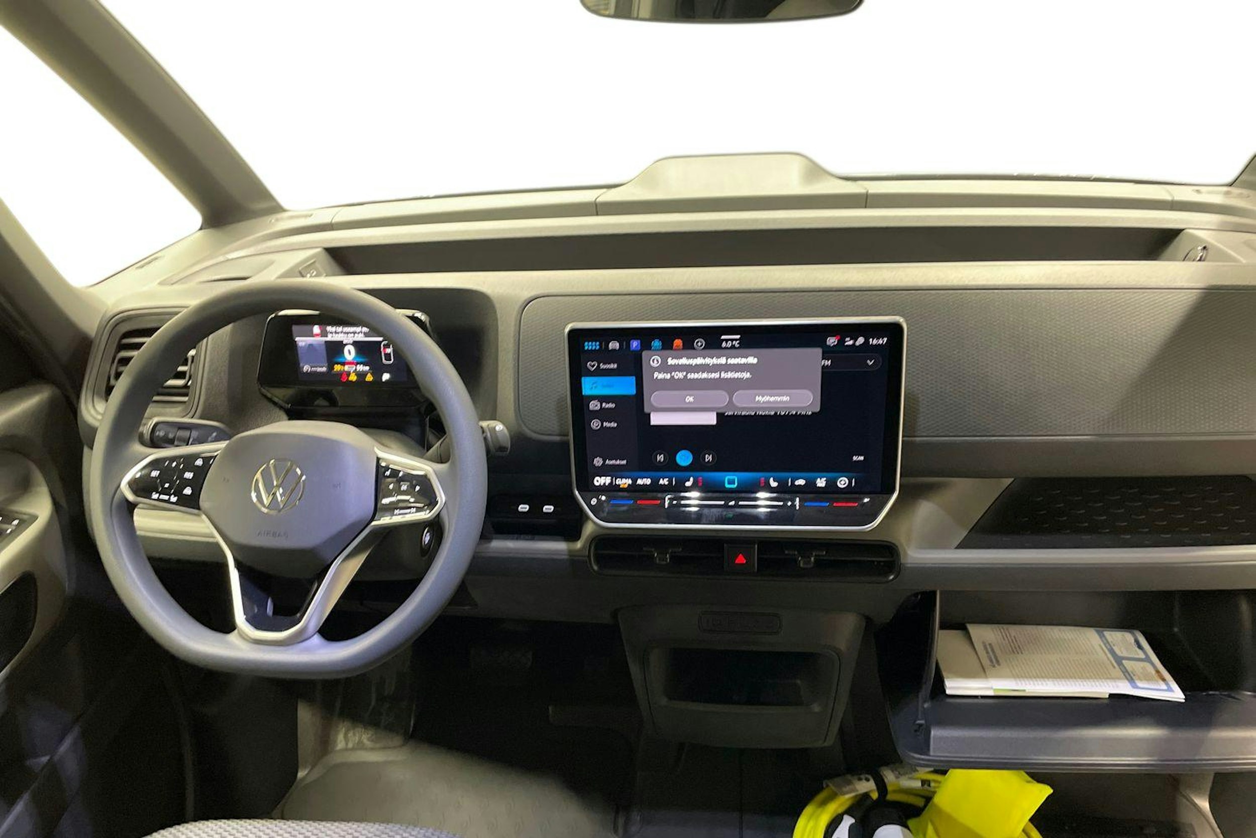 met. musta Volkswagen ID. Buzz Cargo 2026 kuva 9.