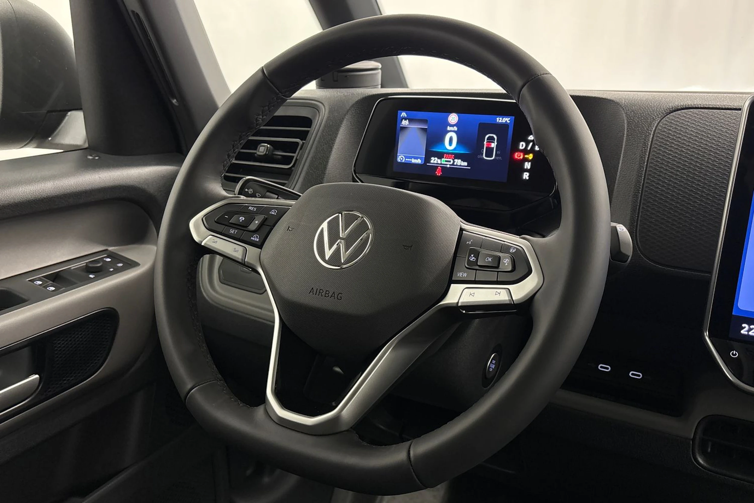 met. musta Volkswagen ID. Buzz Cargo 2026 kuva 13.
