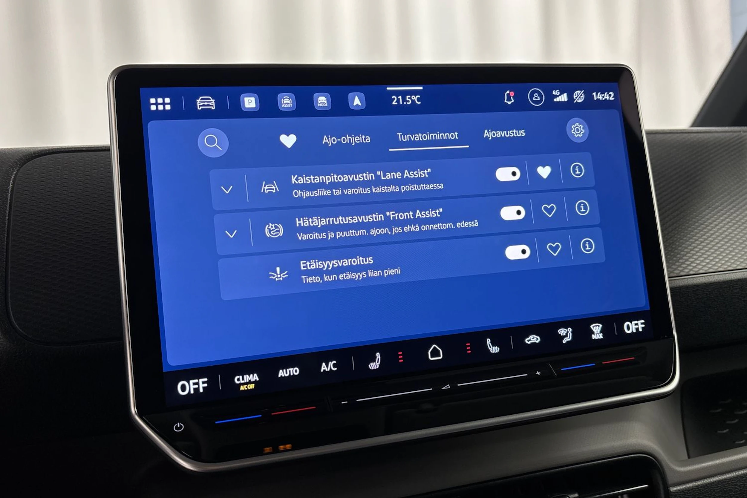 met. musta Volkswagen ID. Buzz Cargo 2026 kuva 21.