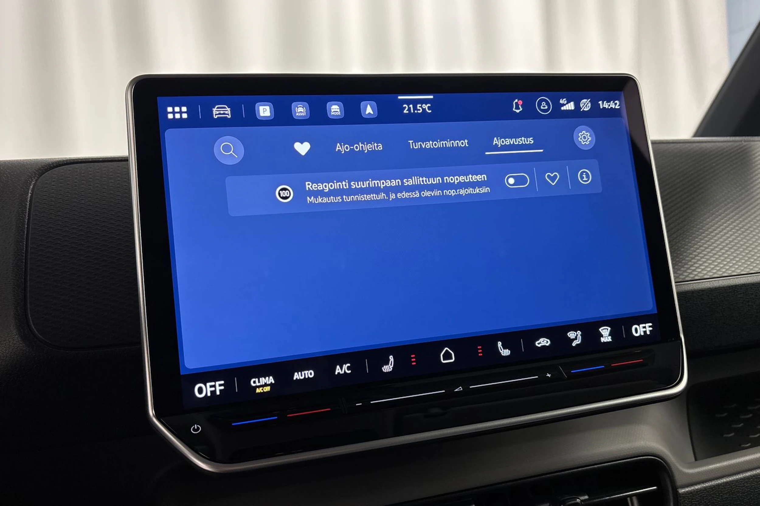 met. musta Volkswagen ID. Buzz Cargo 2026 kuva 22.