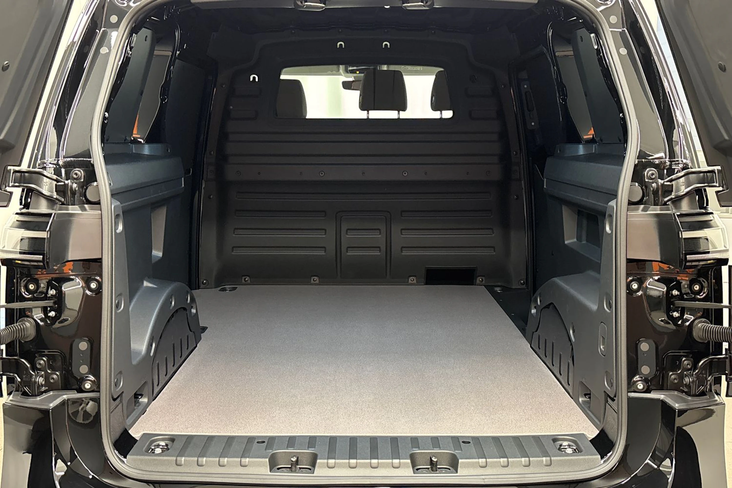 met. musta Volkswagen ID. Buzz Cargo 2026 kuva 26.