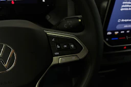 valkoinen Volkswagen ID. Buzz Cargo 2027 kuva 15.