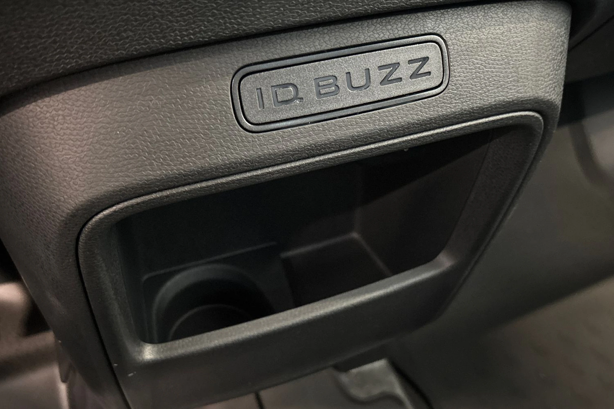 harmaa Volkswagen ID. Buzz Cargo 2027 kuva 27.