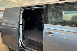 harmaa Volkswagen ID. Buzz Cargo 2027 kuva 35.