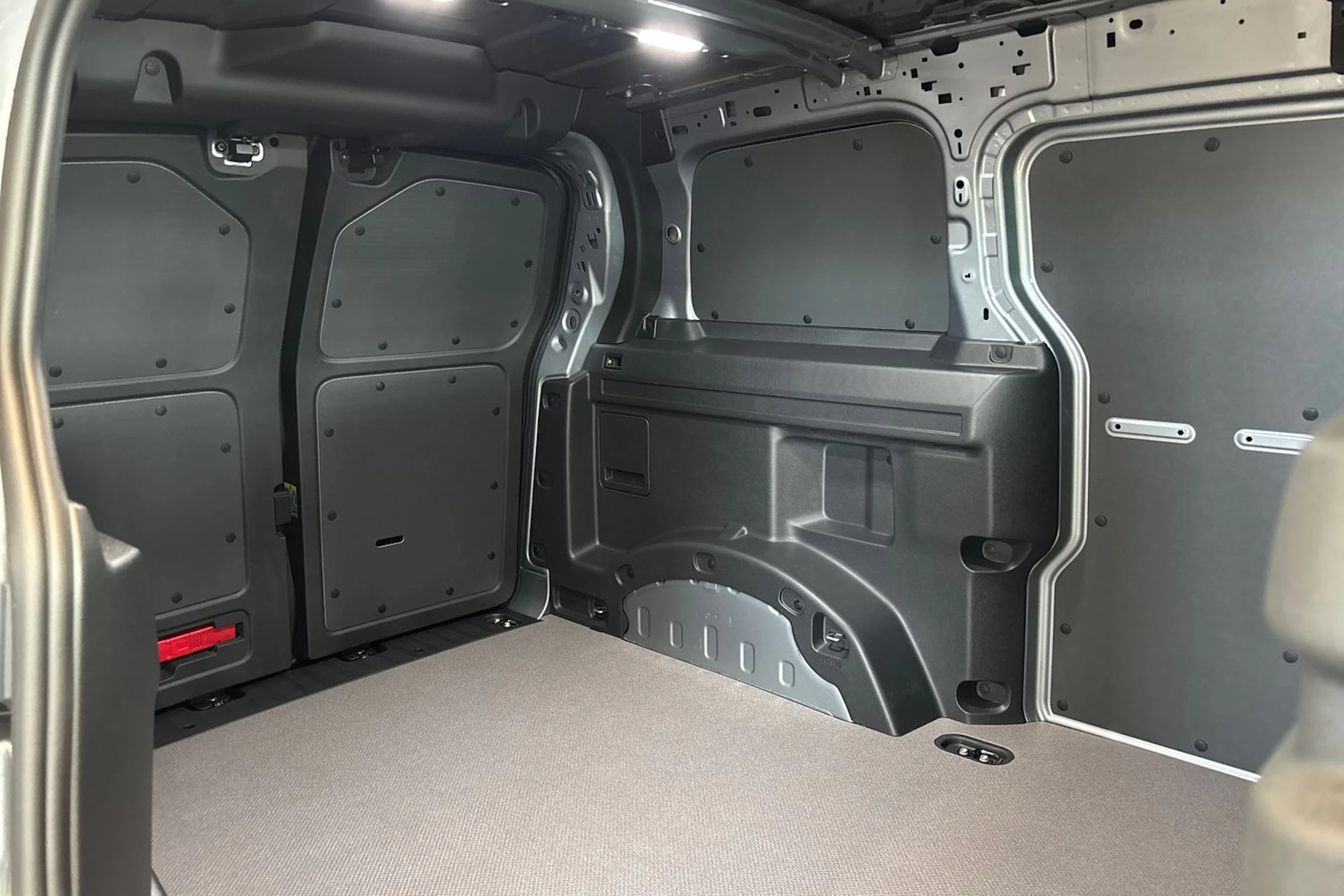 harmaa Volkswagen ID. Buzz Cargo 2027 kuva 36.