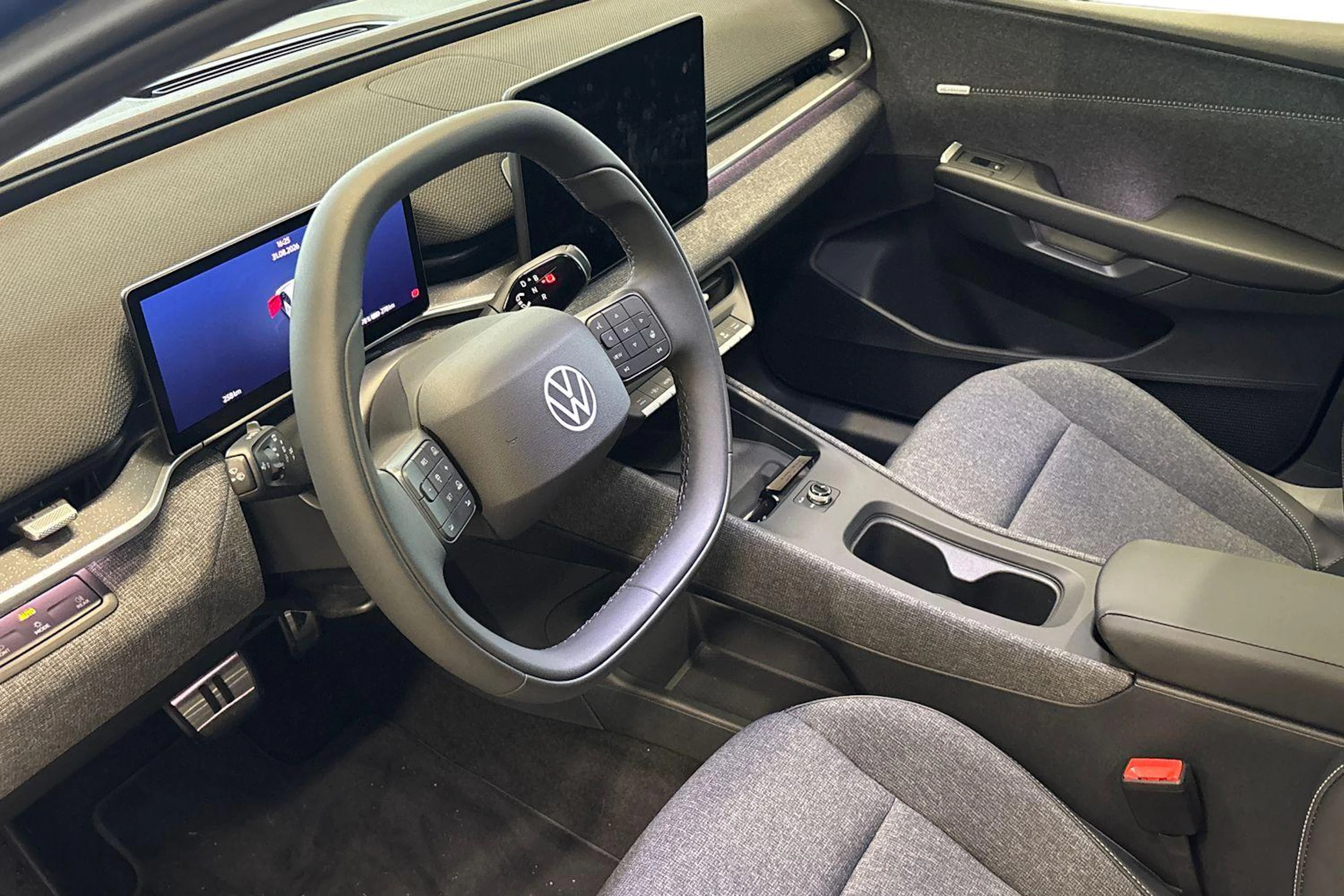 sininen Volkswagen ID. Polo 2026 kuva 6.