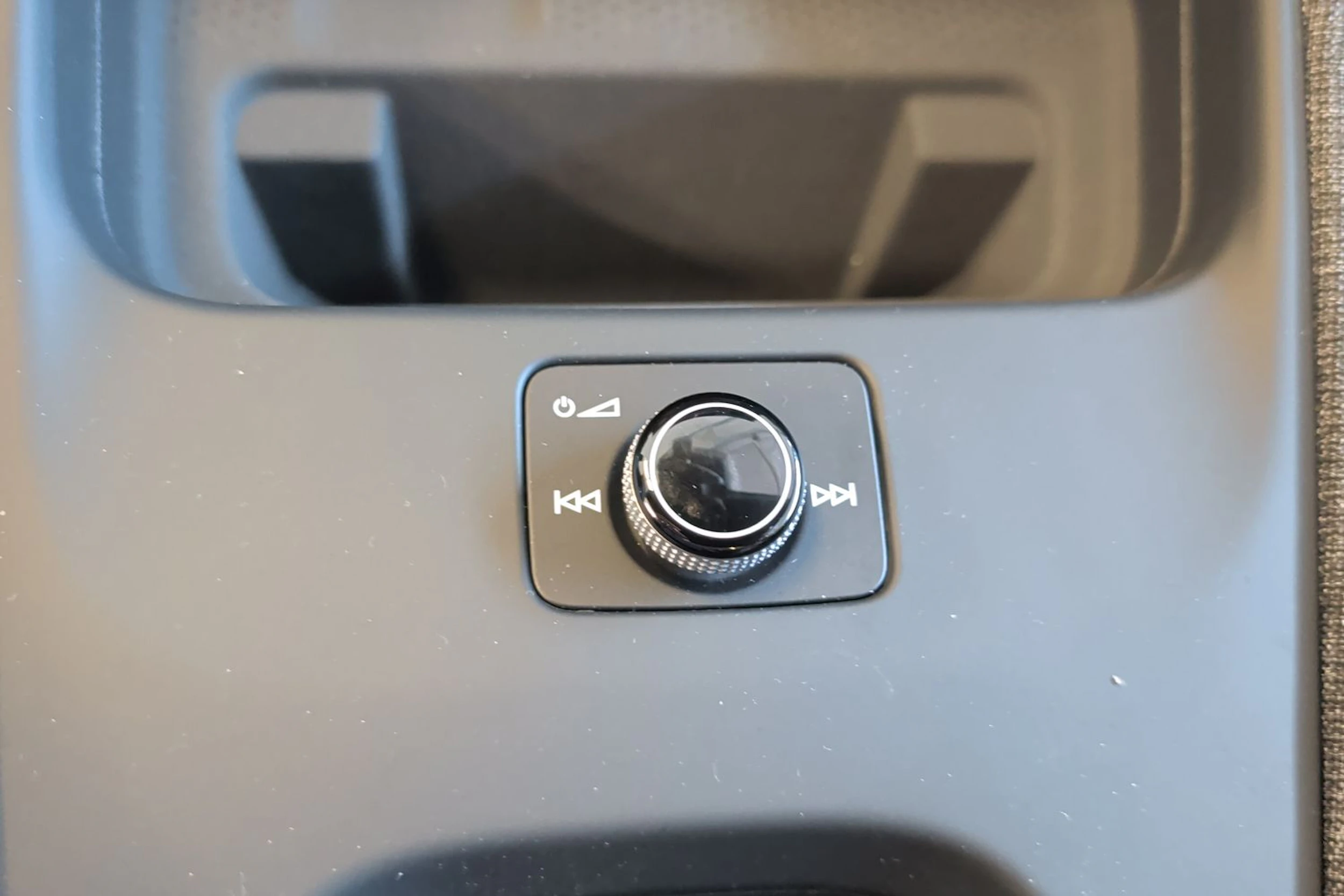 valkoinen Volkswagen ID. Polo 2026 kuva 28.