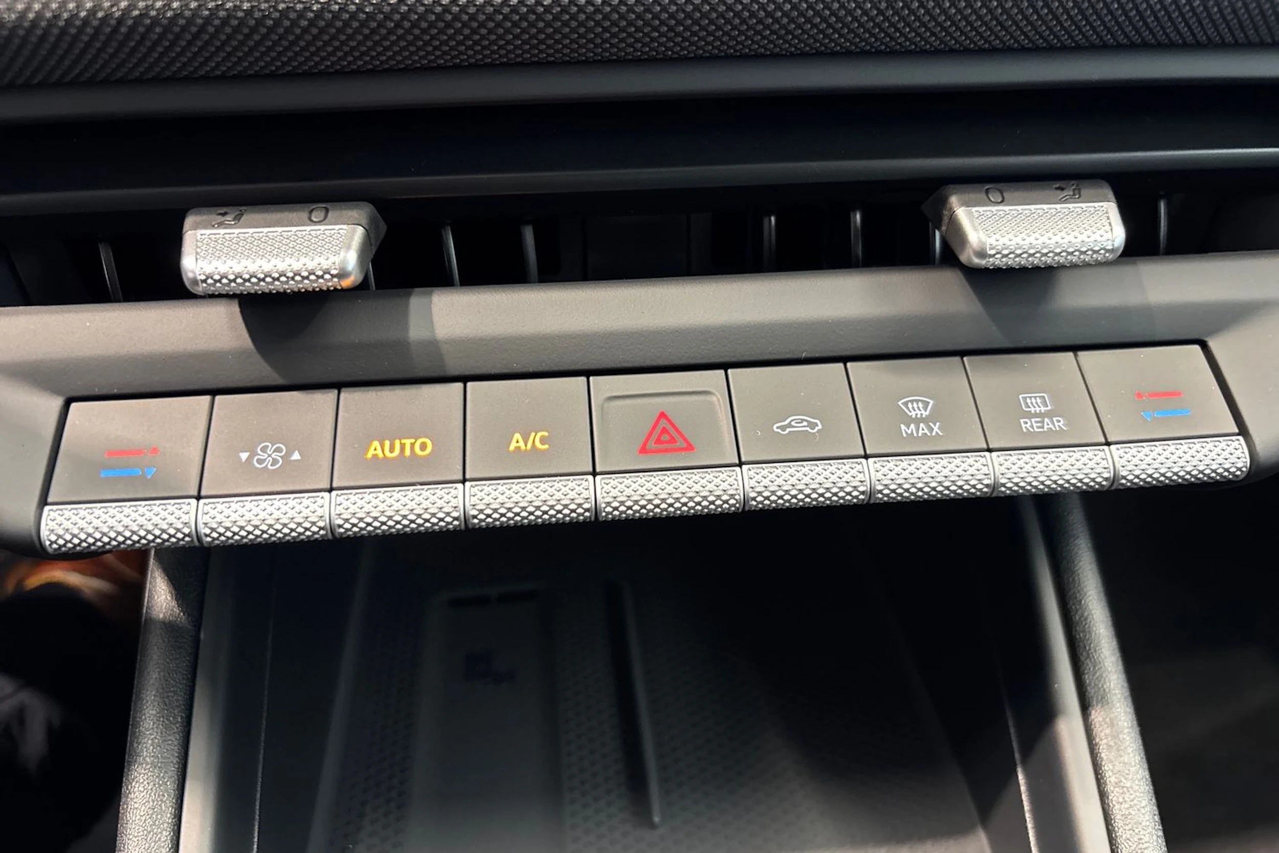 sininen Volkswagen ID. Polo 2026 kuva 37.