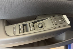 sininen Volkswagen ID. Polo 2027 kuva 24.
