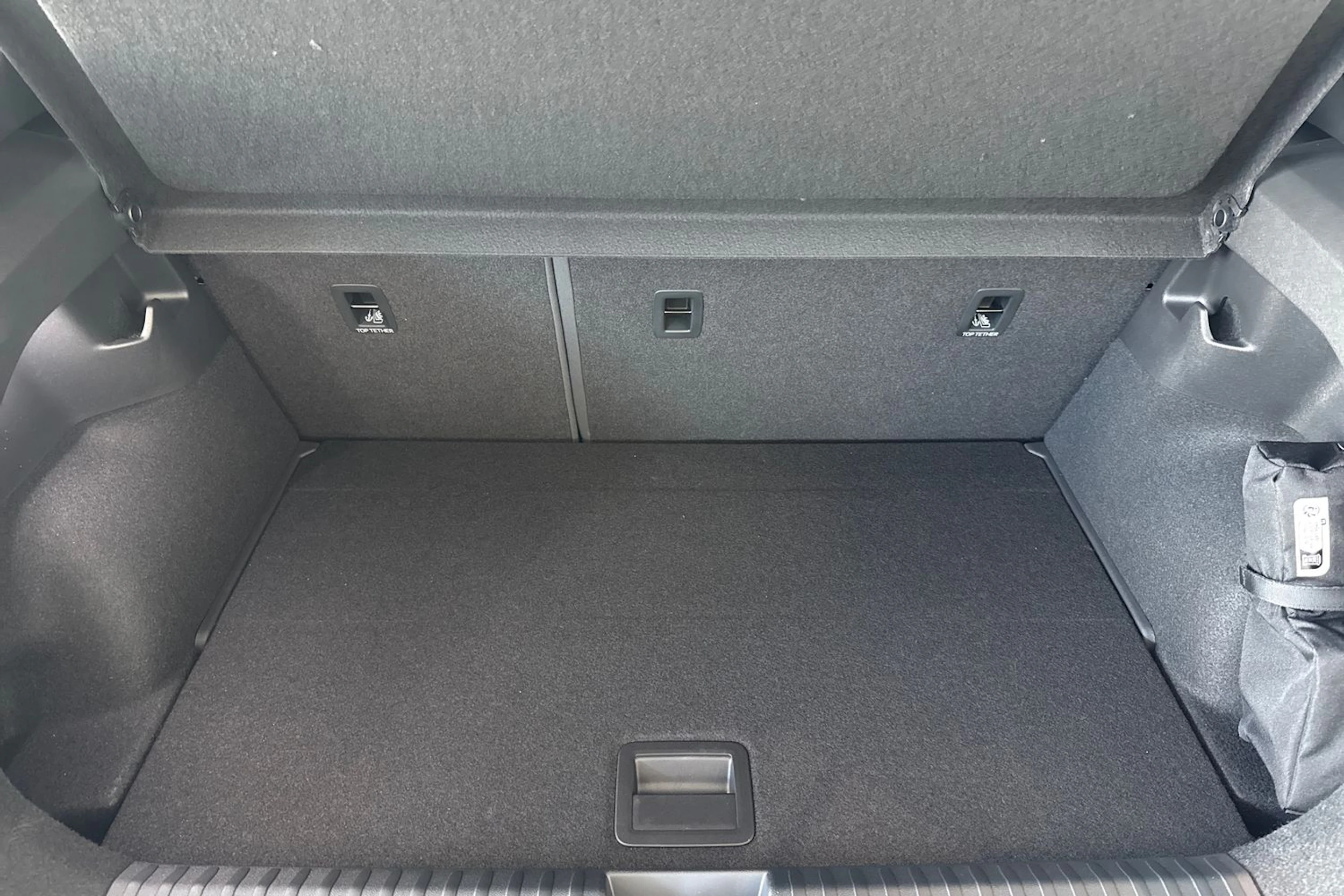 sininen Volkswagen ID. Polo 2027 kuva 11.