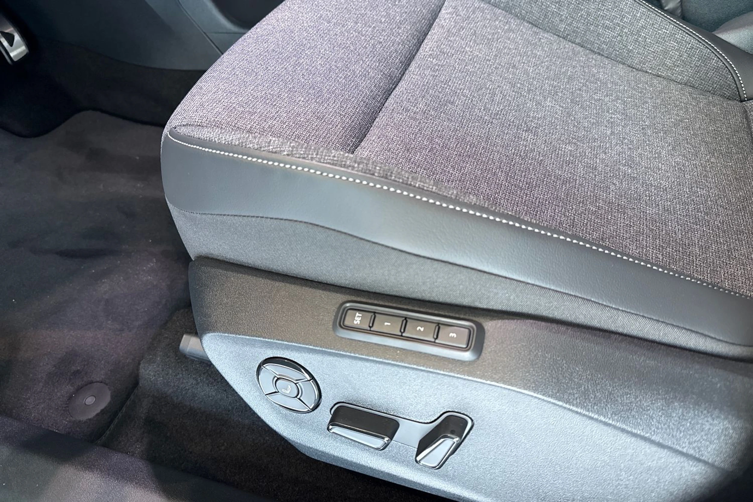 sininen Volkswagen ID. Polo 2027 kuva 12.