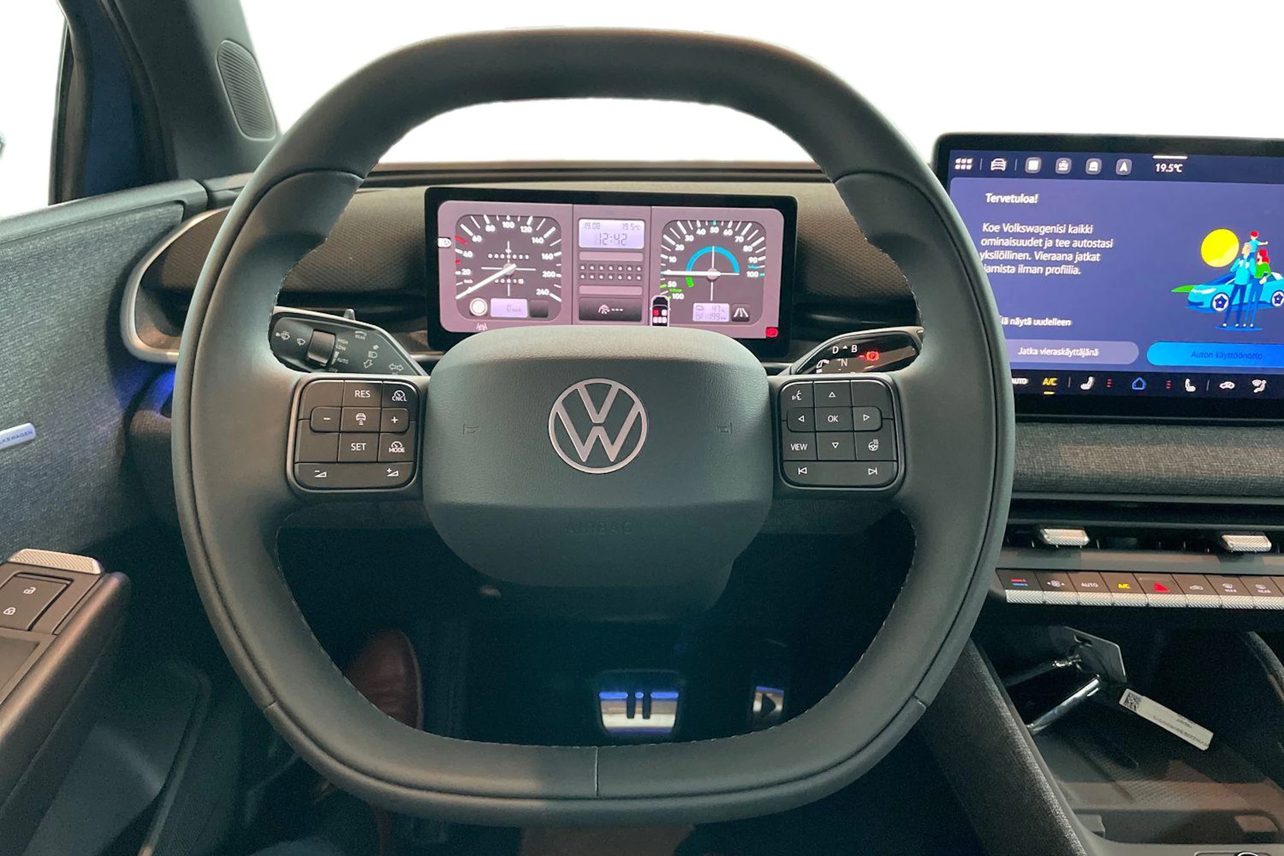 Sininen Volkswagen ID. Polo 2027 kuva 7.