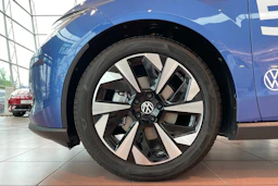 Sininen Volkswagen ID. Polo 2027 kuva 10.