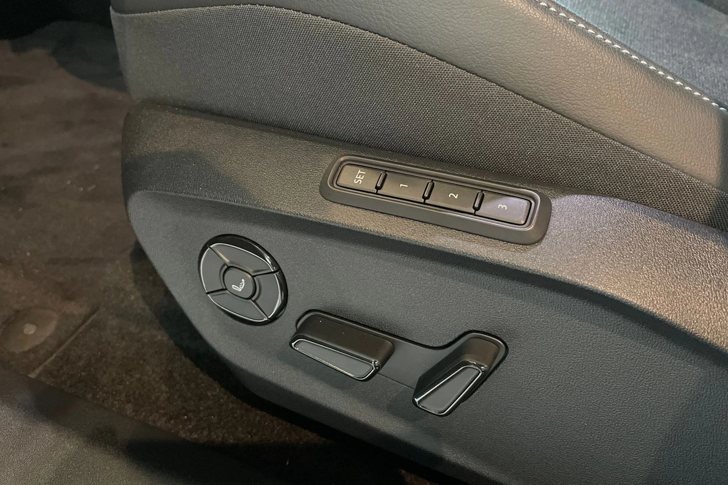 Sininen Volkswagen ID. Polo 2027 kuva 13.