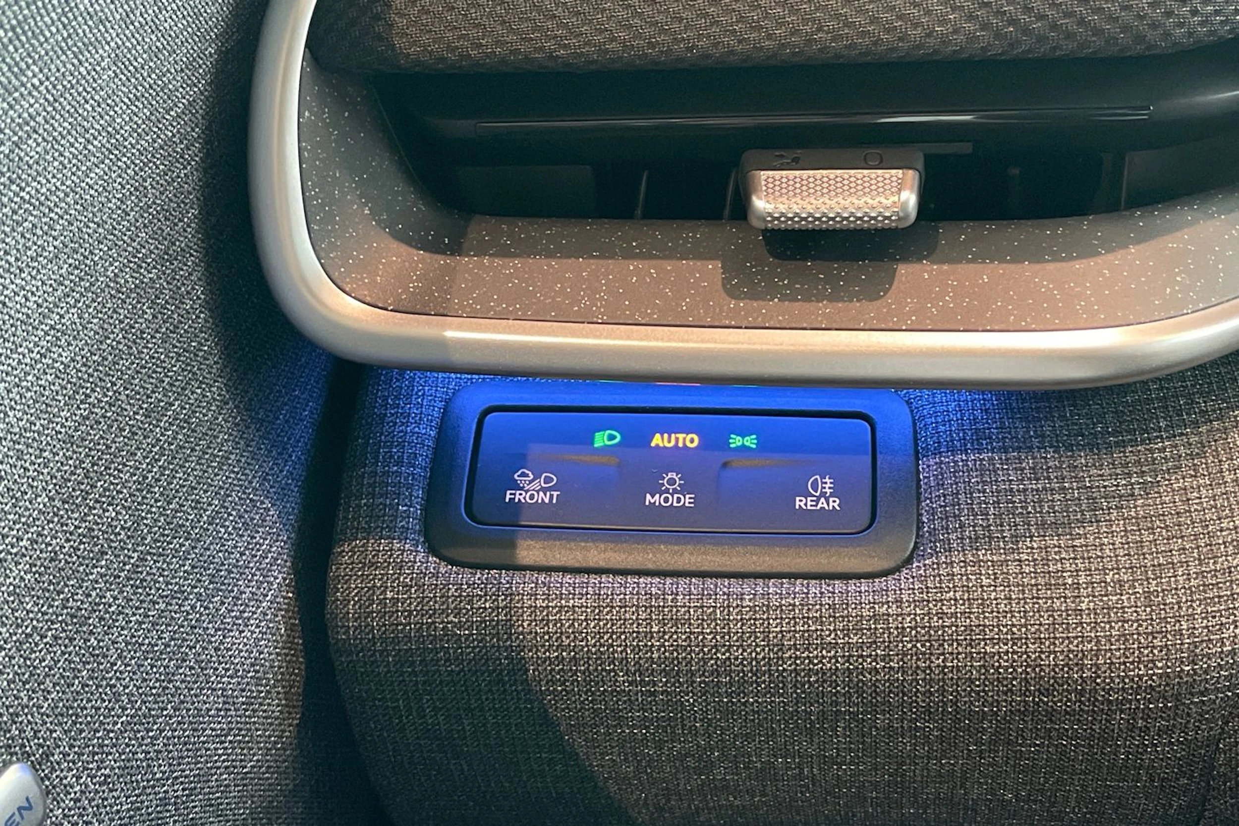 Sininen Volkswagen ID. Polo 2027 kuva 15.