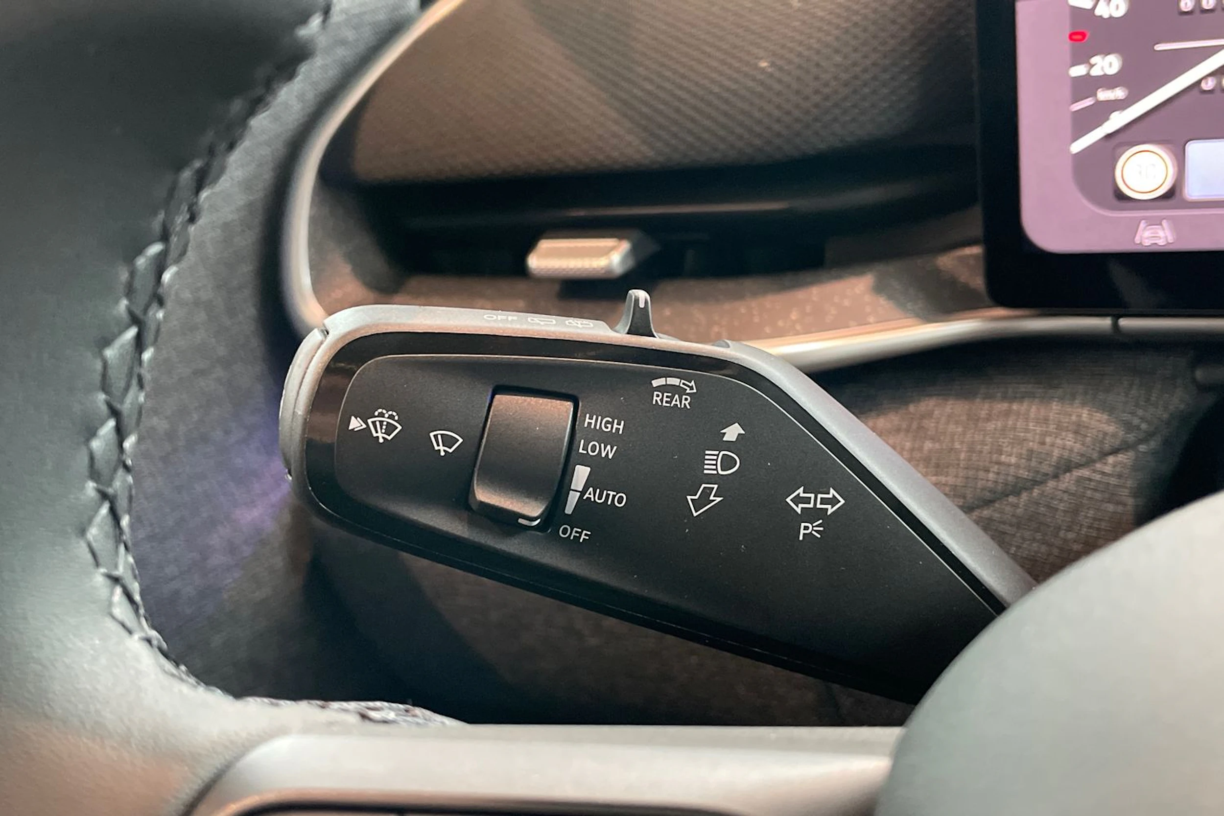Sininen Volkswagen ID. Polo 2027 kuva 18.