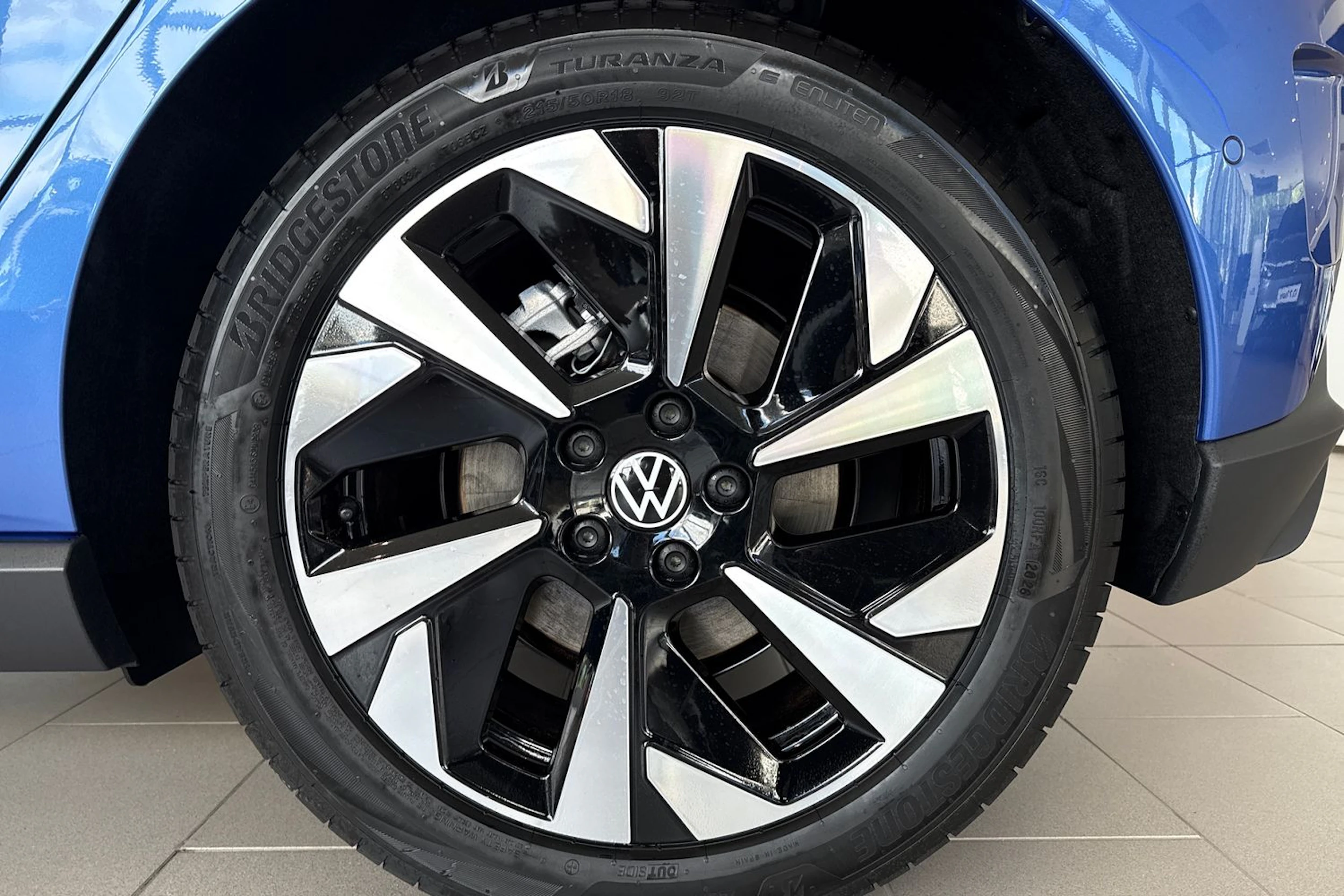 sininen Volkswagen ID. Polo 2027 kuva 10.