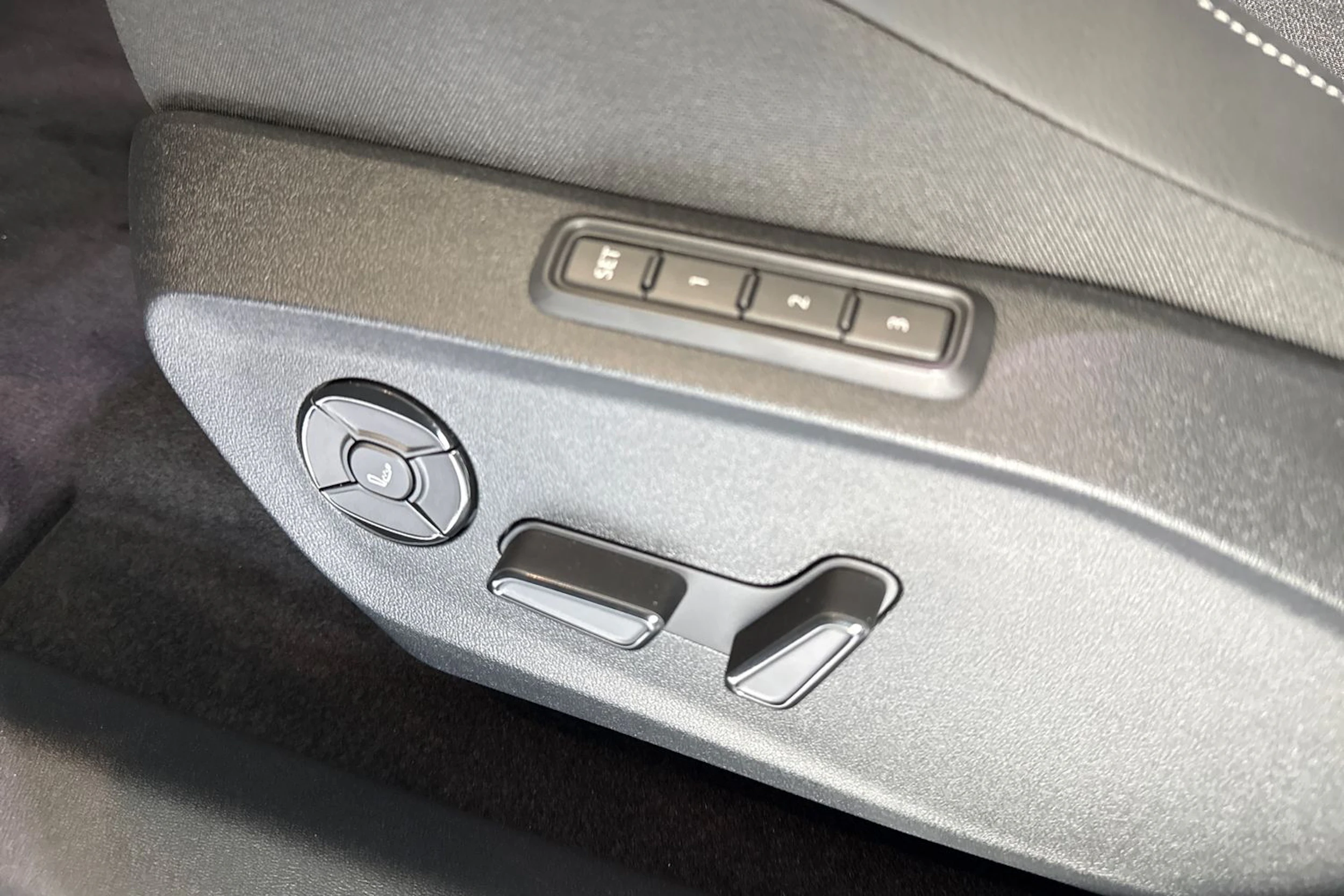 sininen Volkswagen ID. Polo 2027 kuva 12.