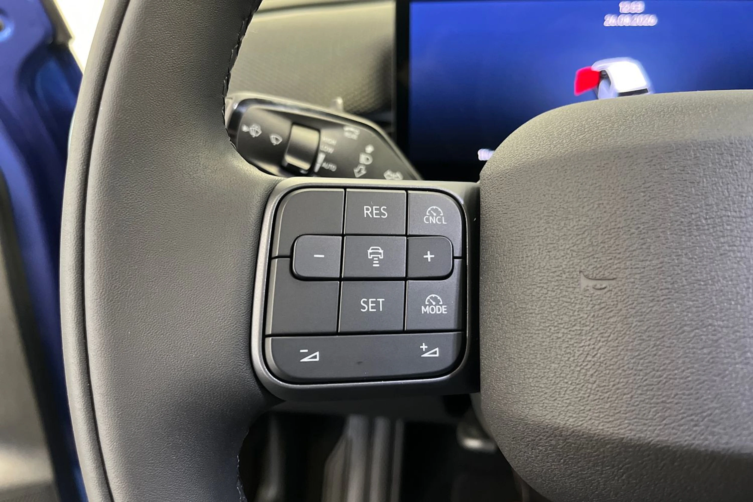 Sininen Volkswagen ID. Polo 2027 kuva 11.