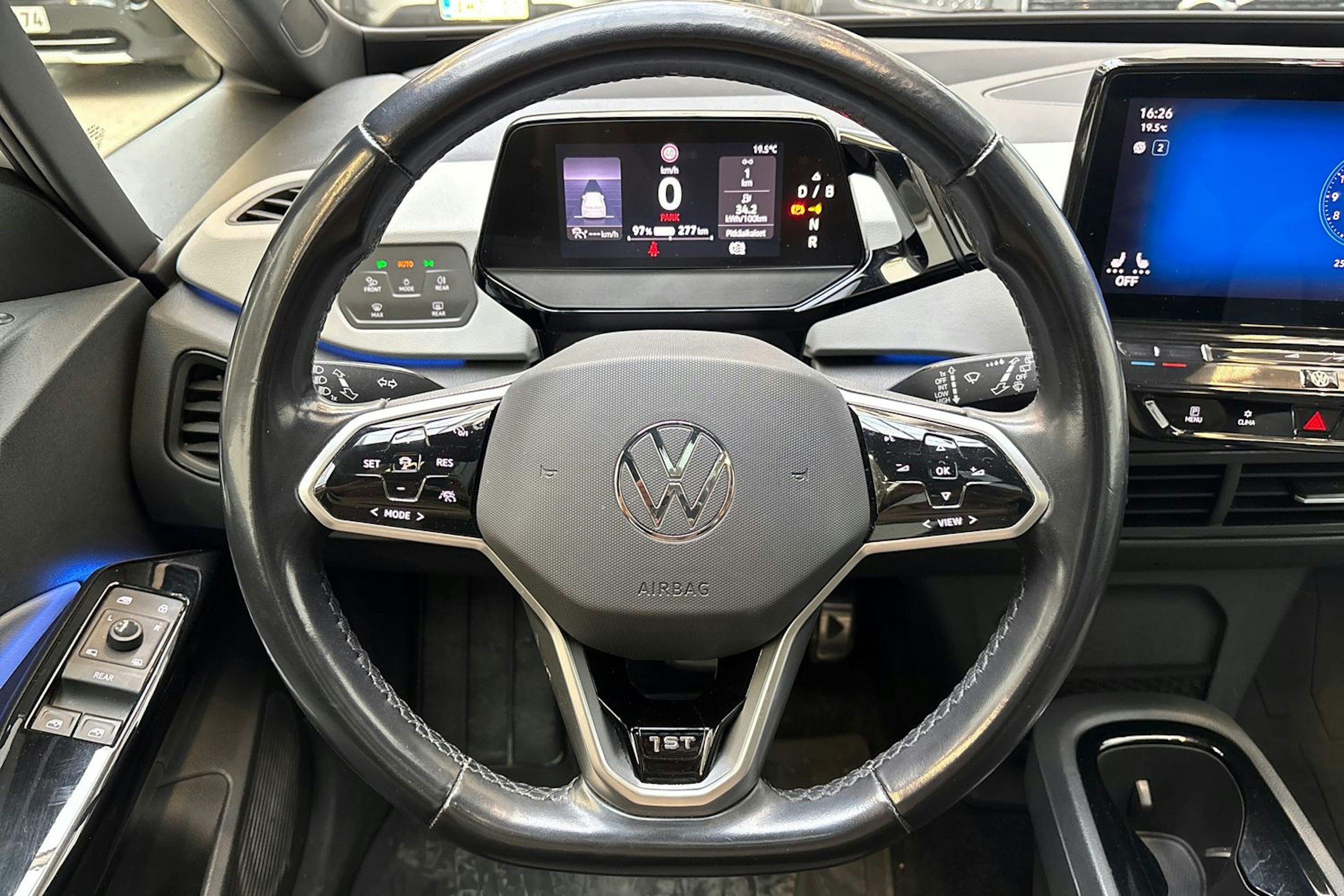valkoinen Volkswagen ID.3 2020 kuva 19.