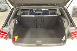 valkoinen Volkswagen ID.3 2020 kuva 15.