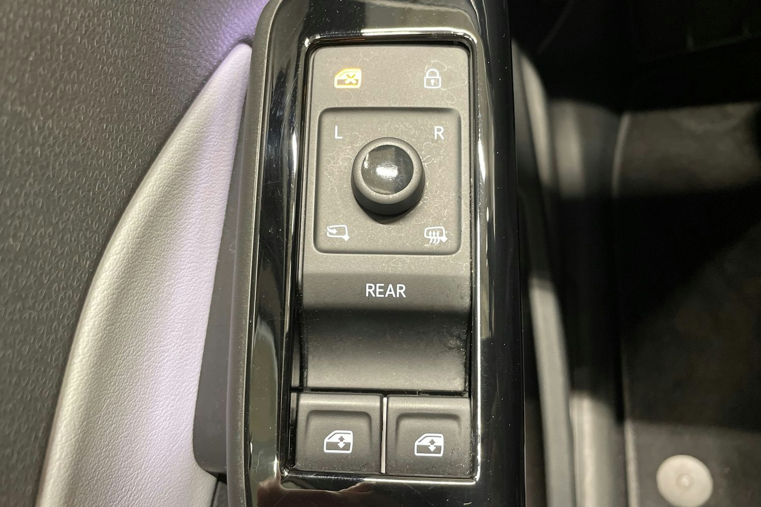 valkoinen Volkswagen ID.3 2020 kuva 24.