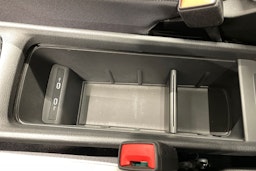 valkoinen Volkswagen ID.3 2020 kuva 28.