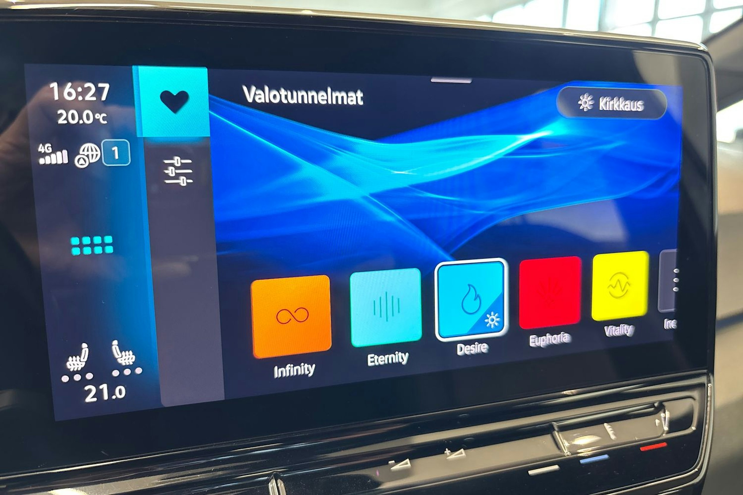 valkoinen Volkswagen ID.3 2020 kuva 20.