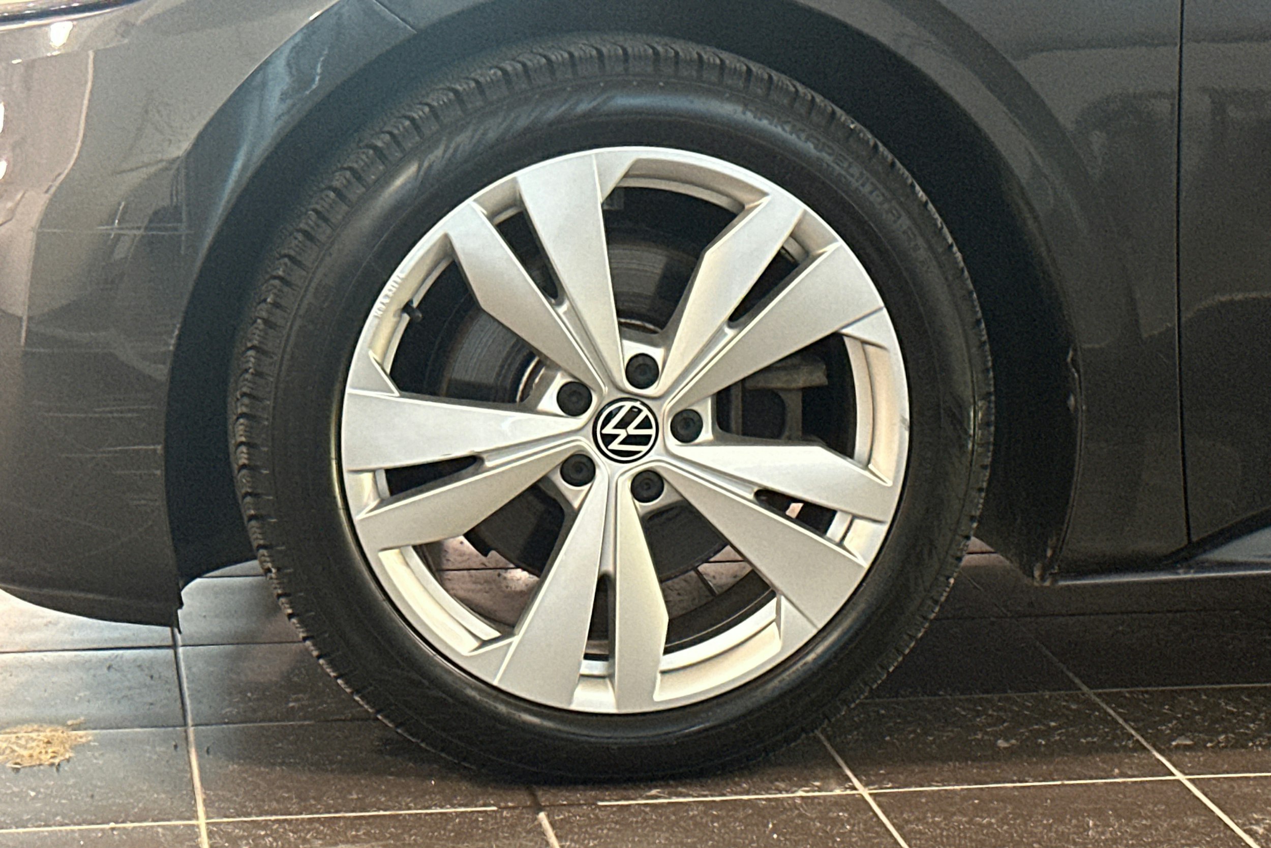 harmaa Volkswagen ID.3 2020 kuva 13.