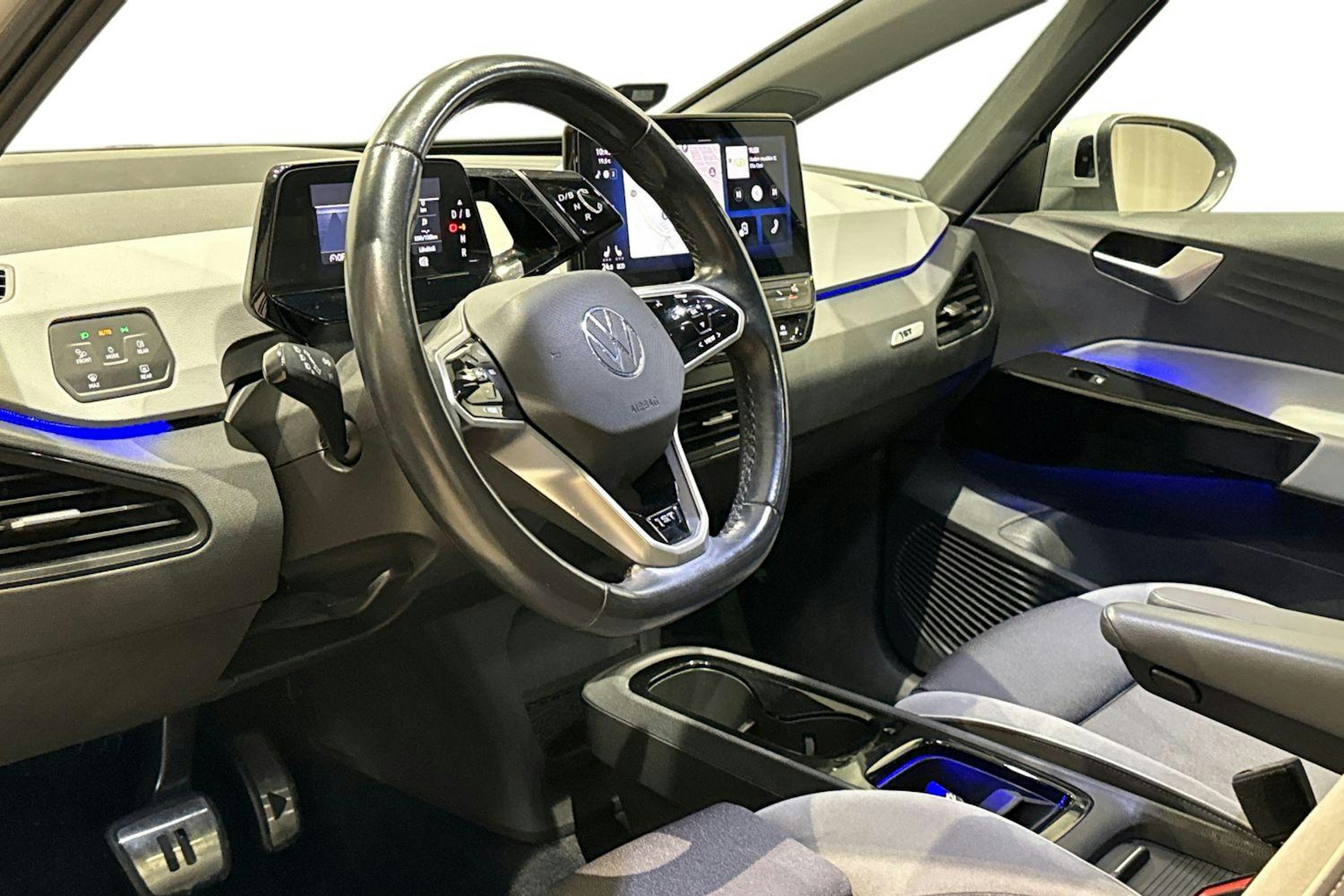 valkoinen Volkswagen ID.3 2020 kuva 7.