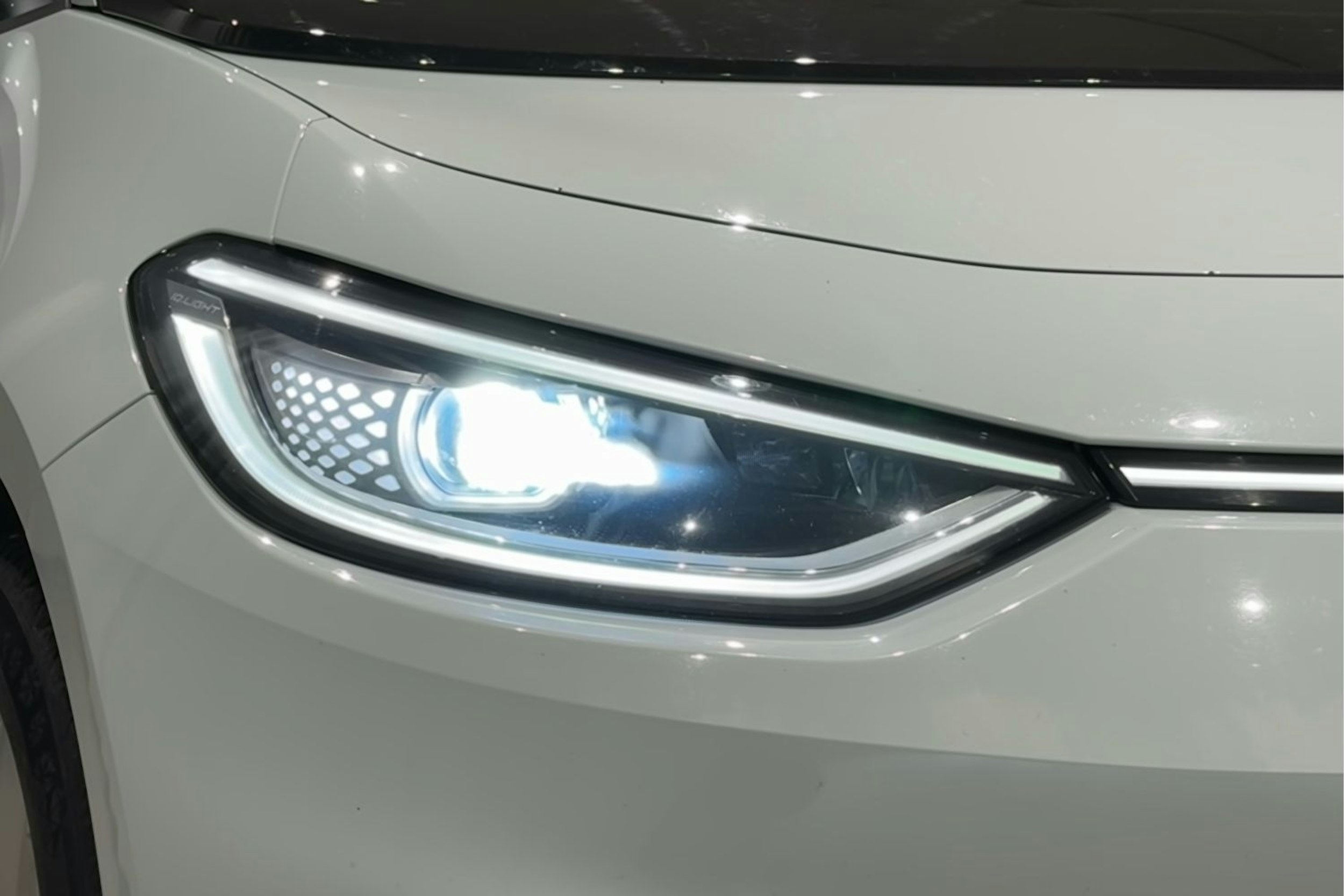 valkoinen Volkswagen ID.3 2020 kuva 15.