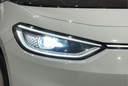 valkoinen Volkswagen ID.3 2020 kuva 15.