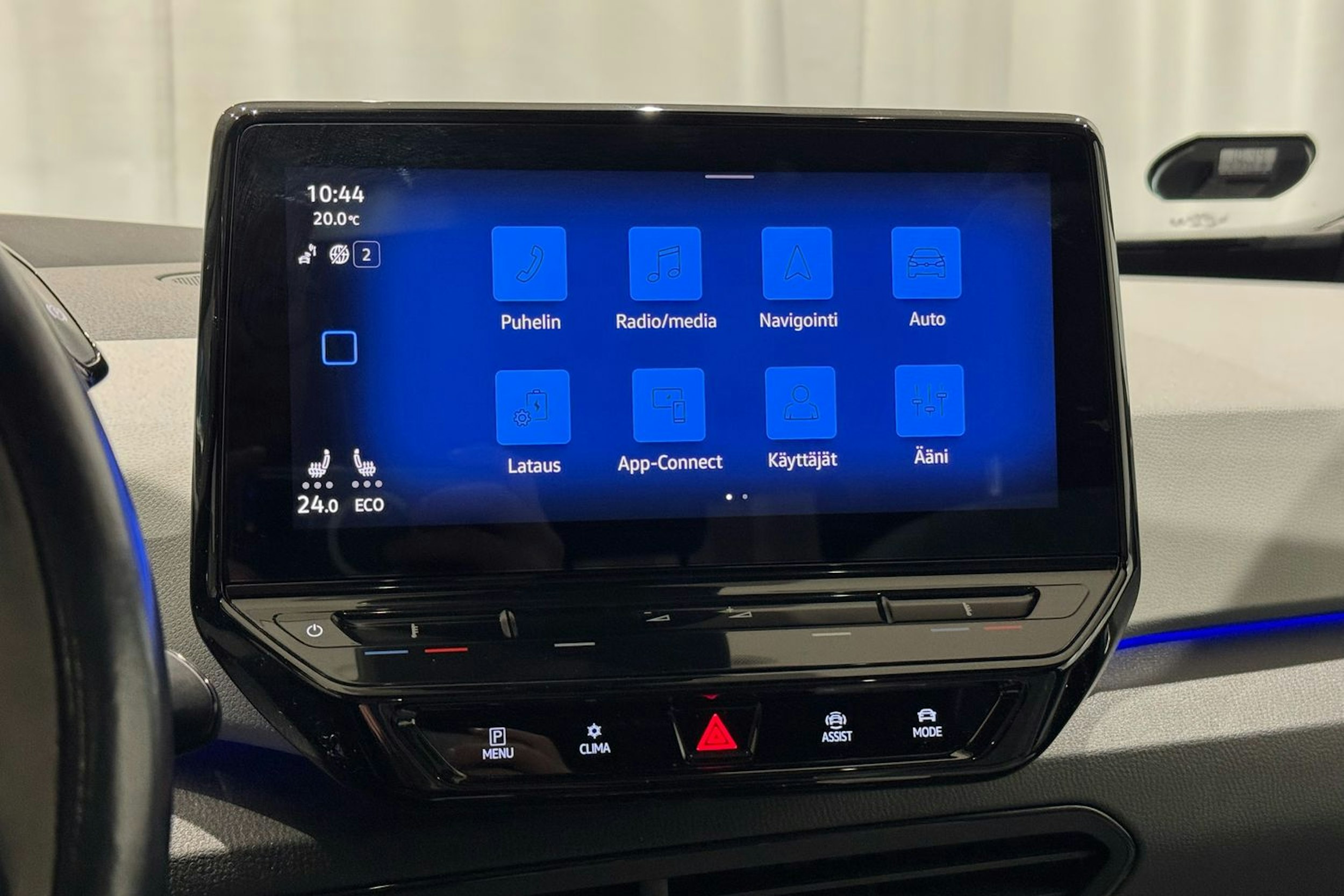 valkoinen Volkswagen ID.3 2020 kuva 22.