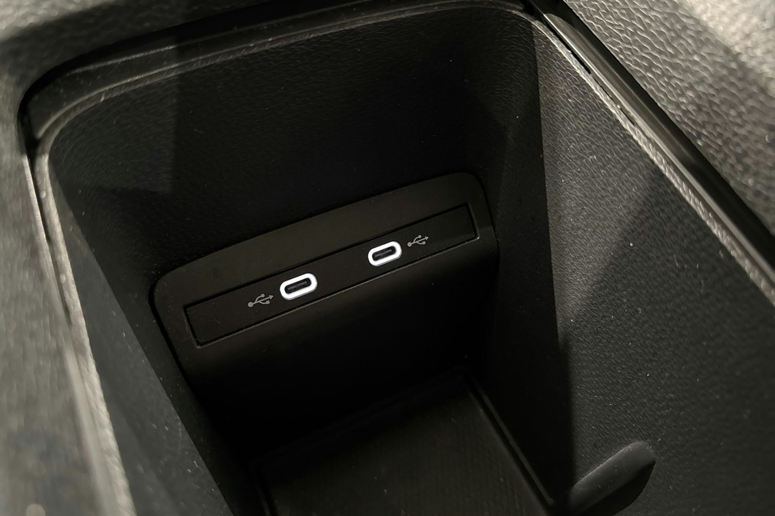 valkoinen Volkswagen ID.3 2020 kuva 33.