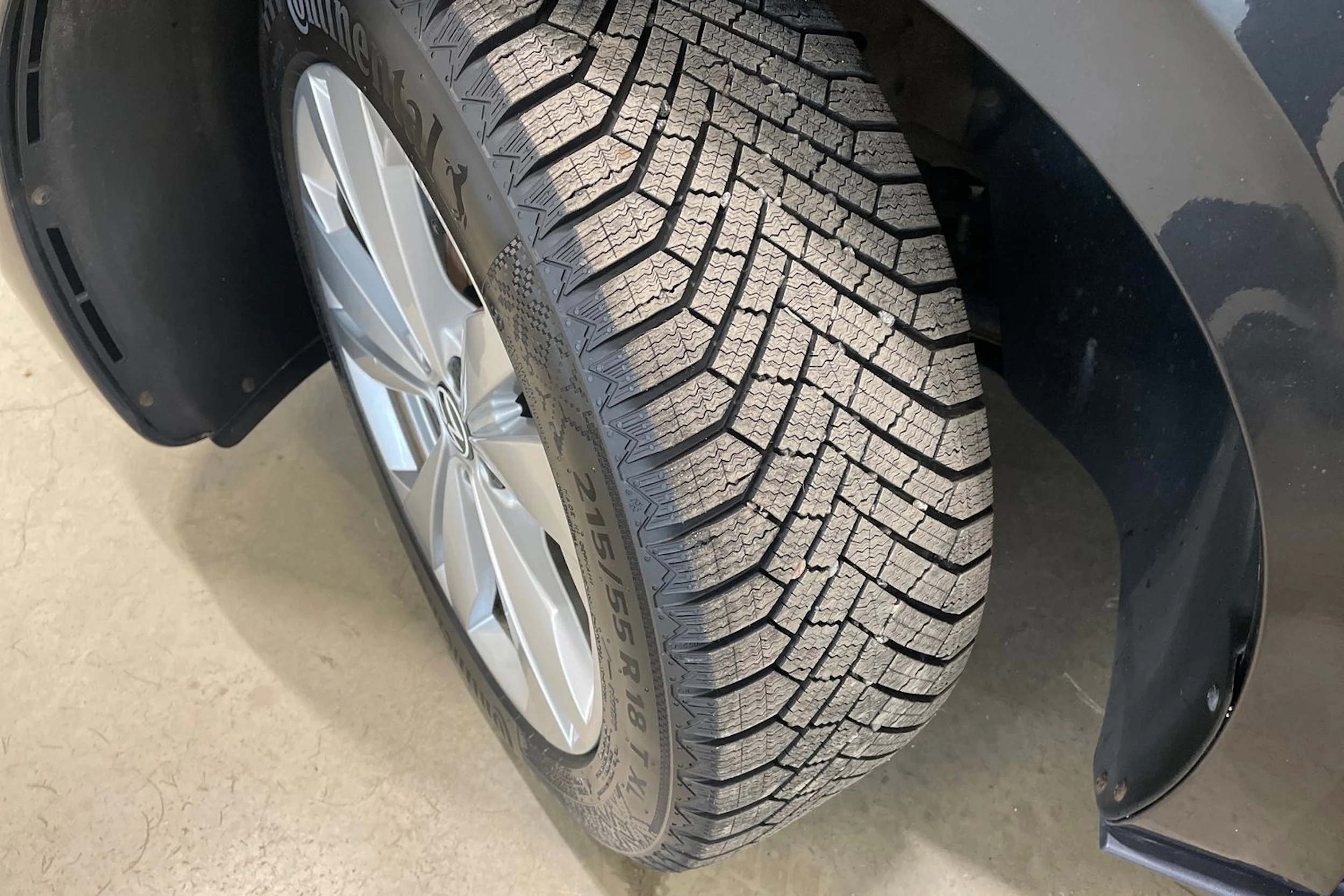 harmaa Volkswagen ID.3 2020 kuva 10.