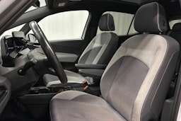 valkoinen Volkswagen ID.3 2021 kuva 13.