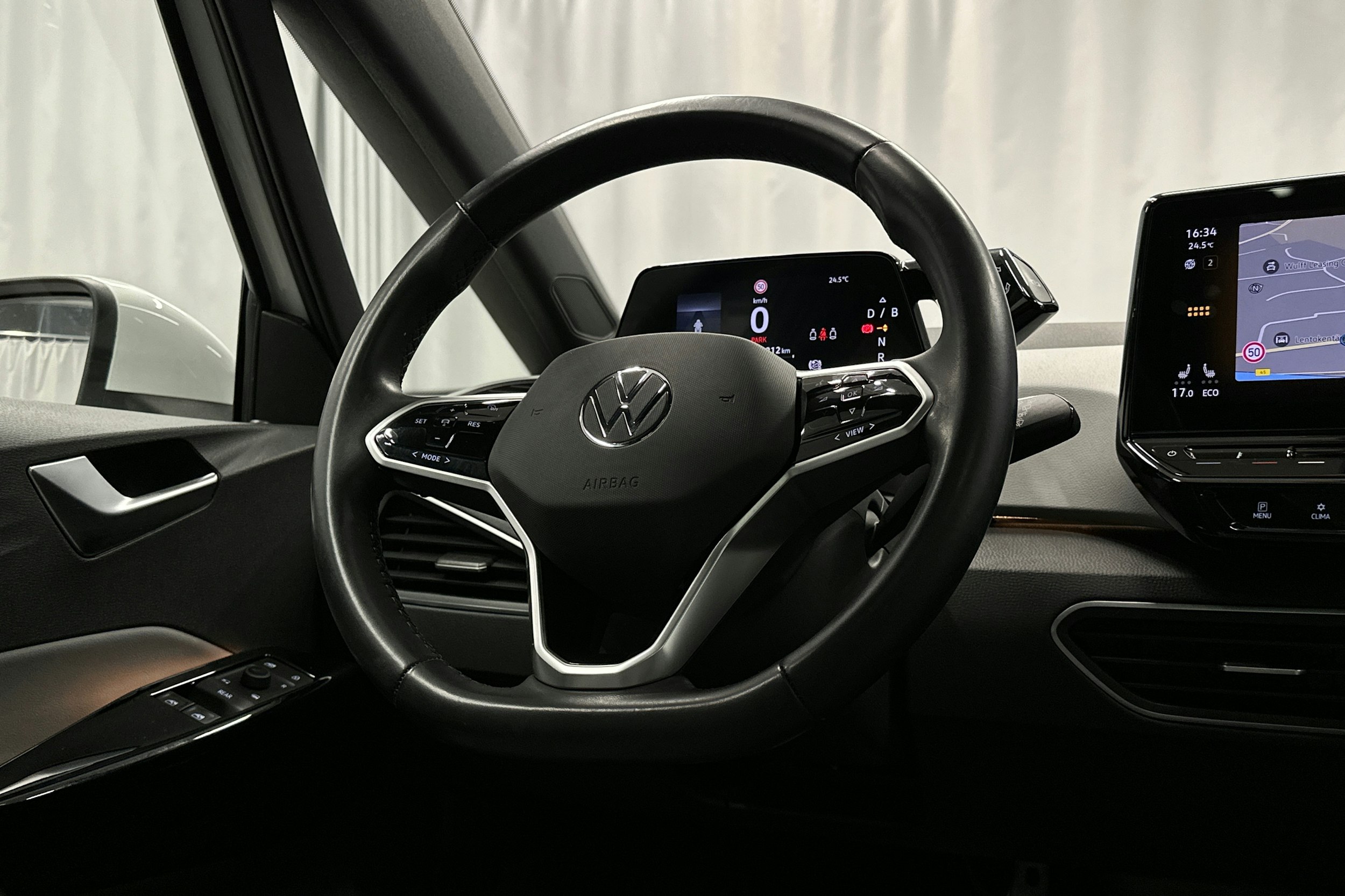 valkoinen Volkswagen ID.3 2021 kuva 14.