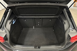 musta Volkswagen ID.3 2021 kuva 14.