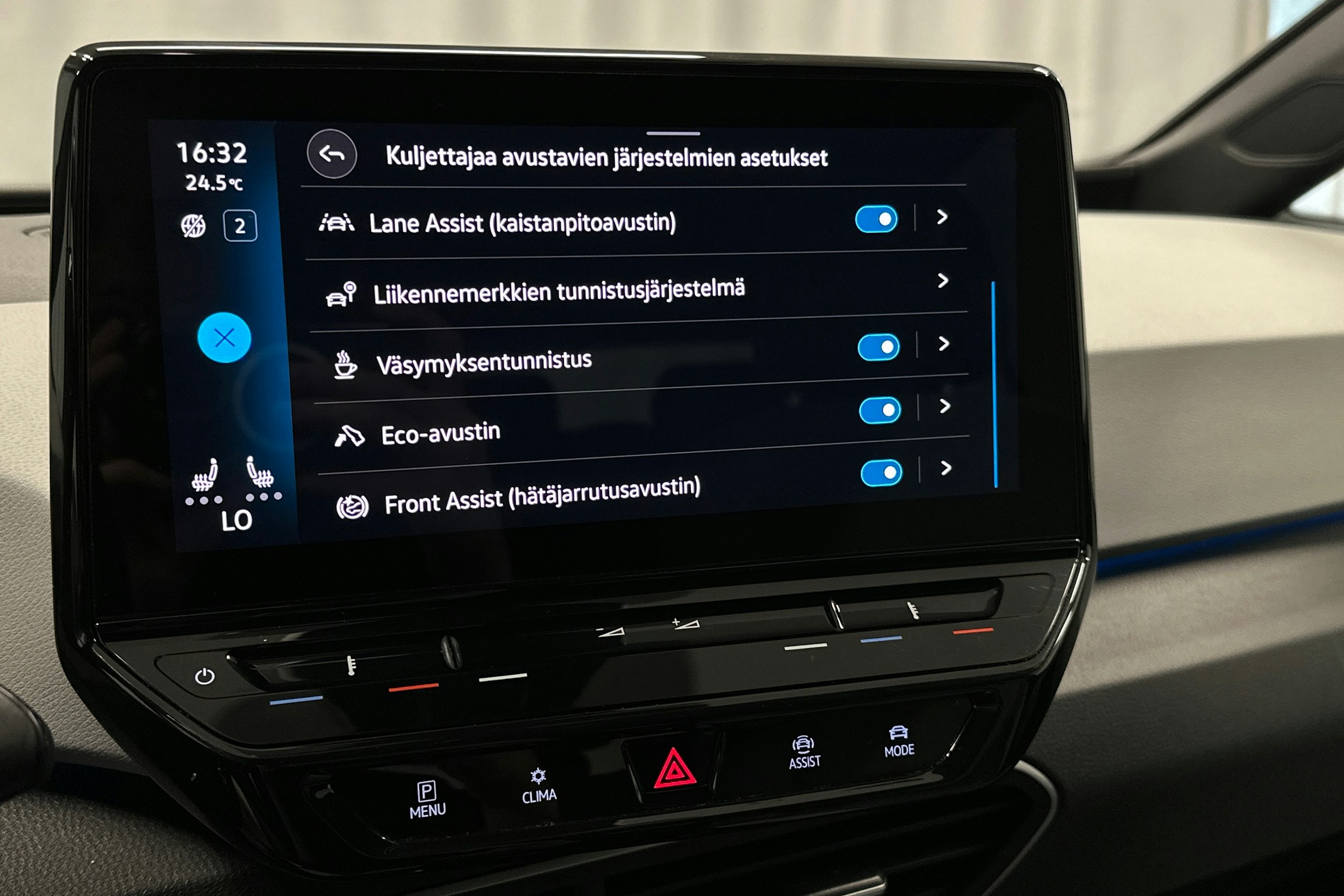 musta Volkswagen ID.3 2021 kuva 24.