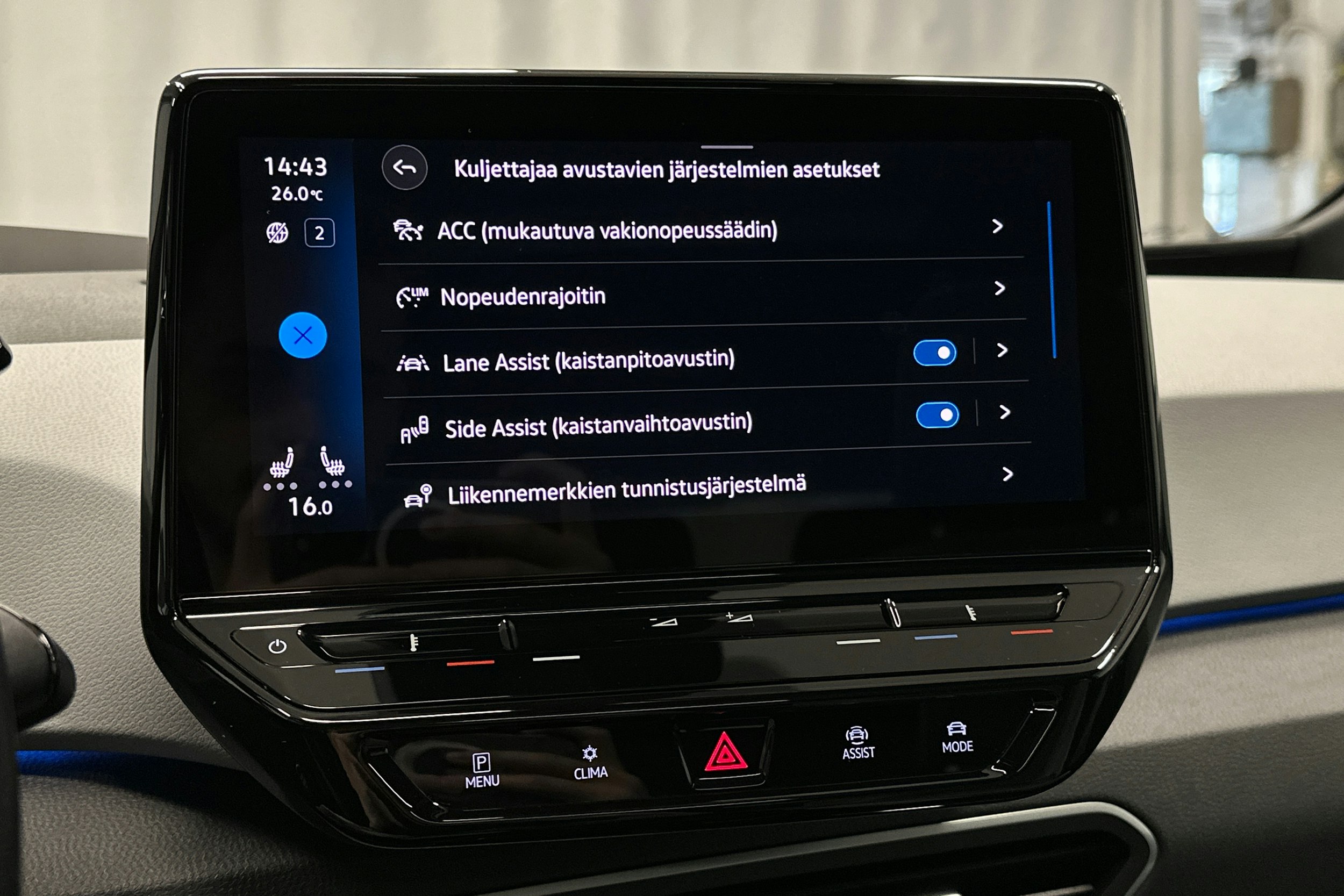 valkoinen Volkswagen ID.3 2021 kuva 24.