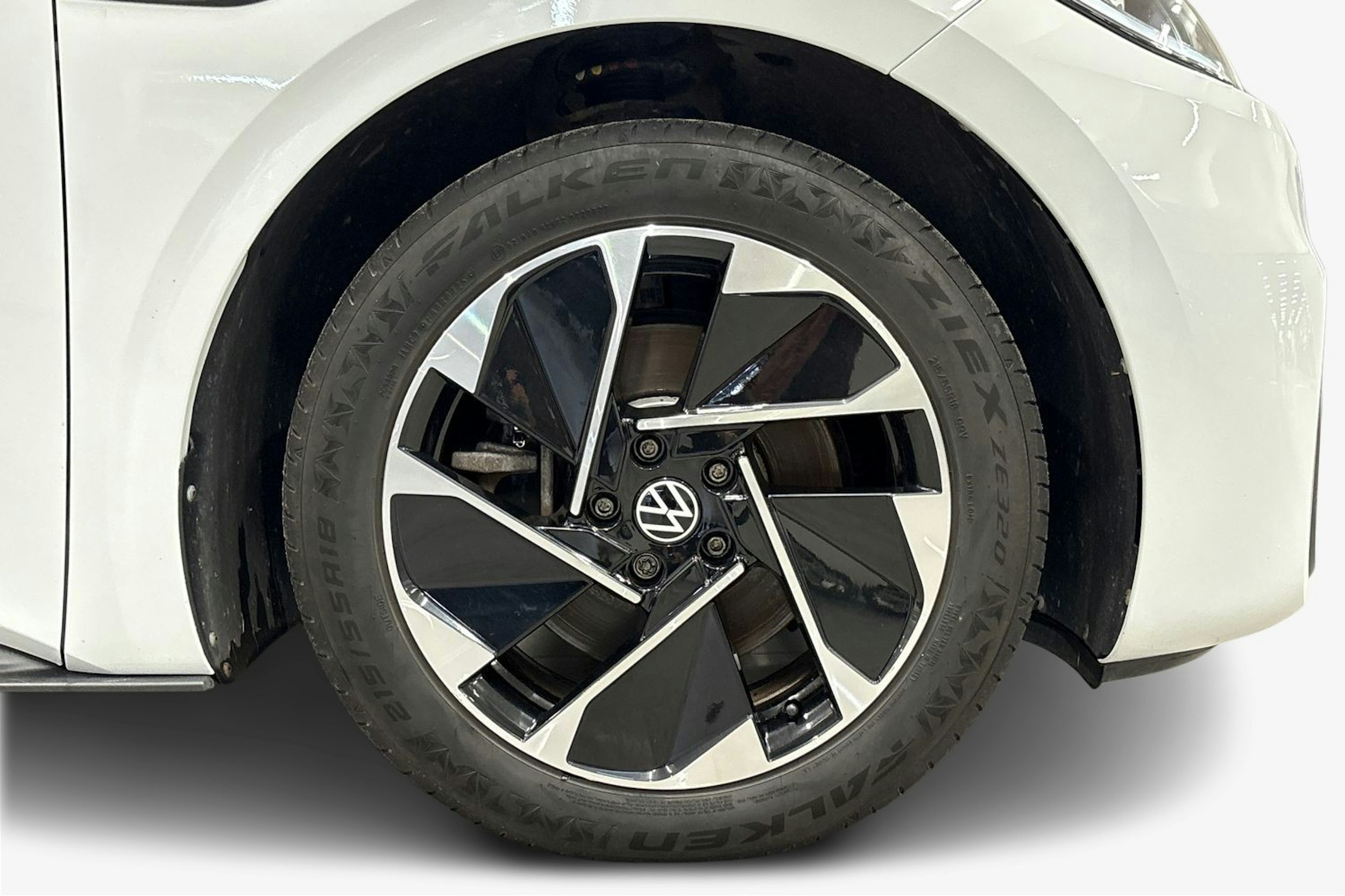 valkoinen Volkswagen ID.3 2021 kuva 9.