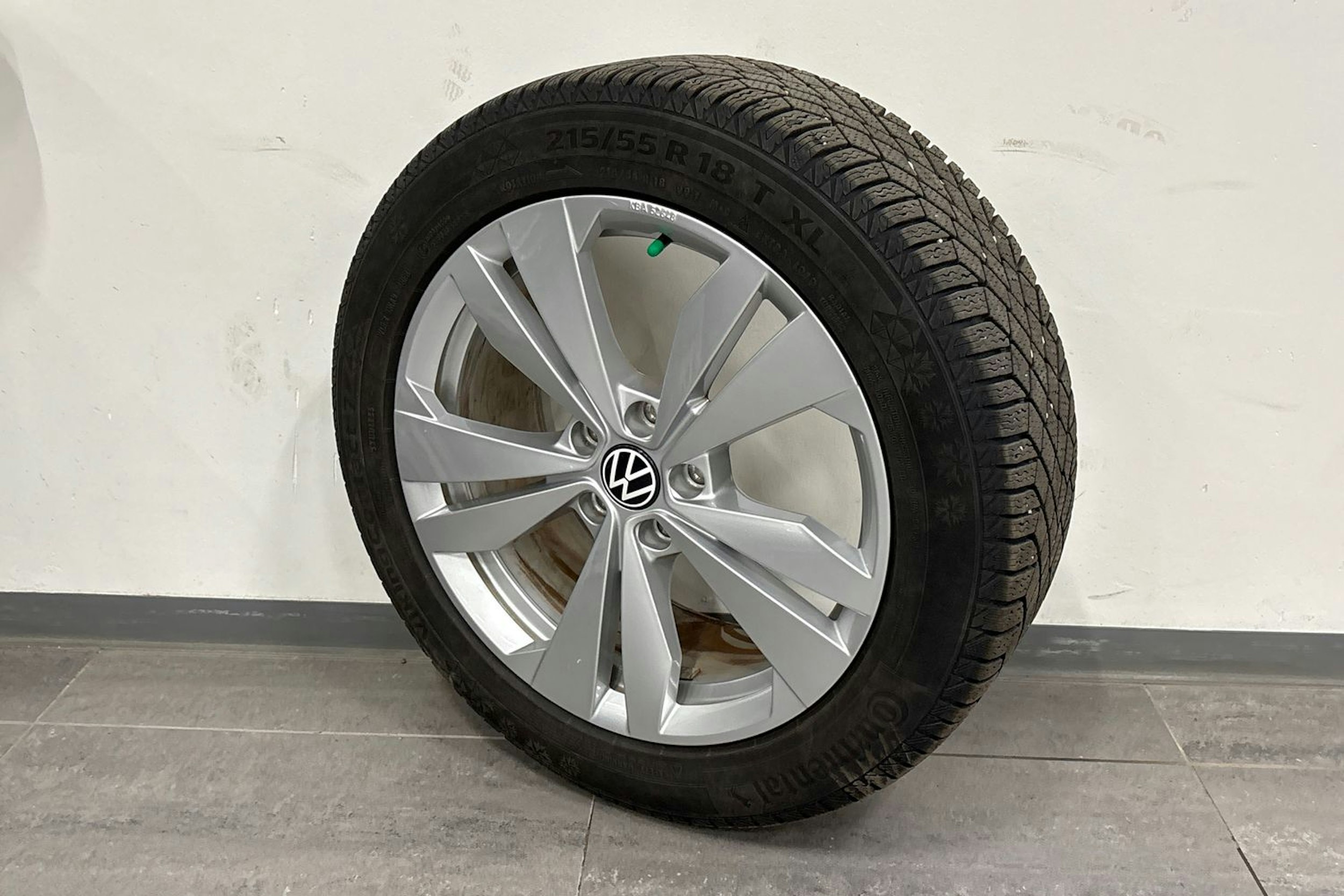 valkoinen Volkswagen ID.3 2021 kuva 10.