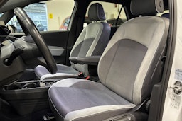 valkoinen Volkswagen ID.3 2021 kuva 11.