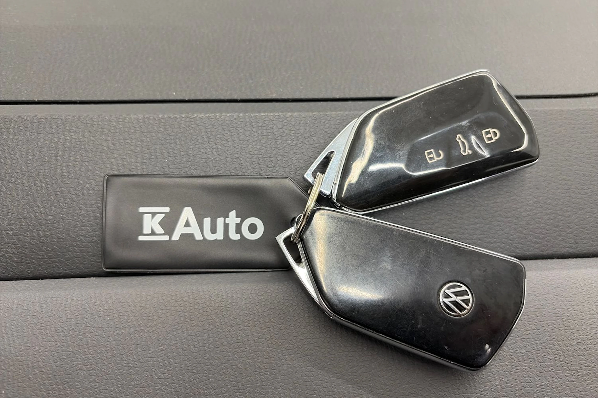 Valkoinen Volkswagen ID.3 2021 kuva 26.