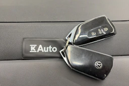 Valkoinen Volkswagen ID.3 2021 kuva 26.