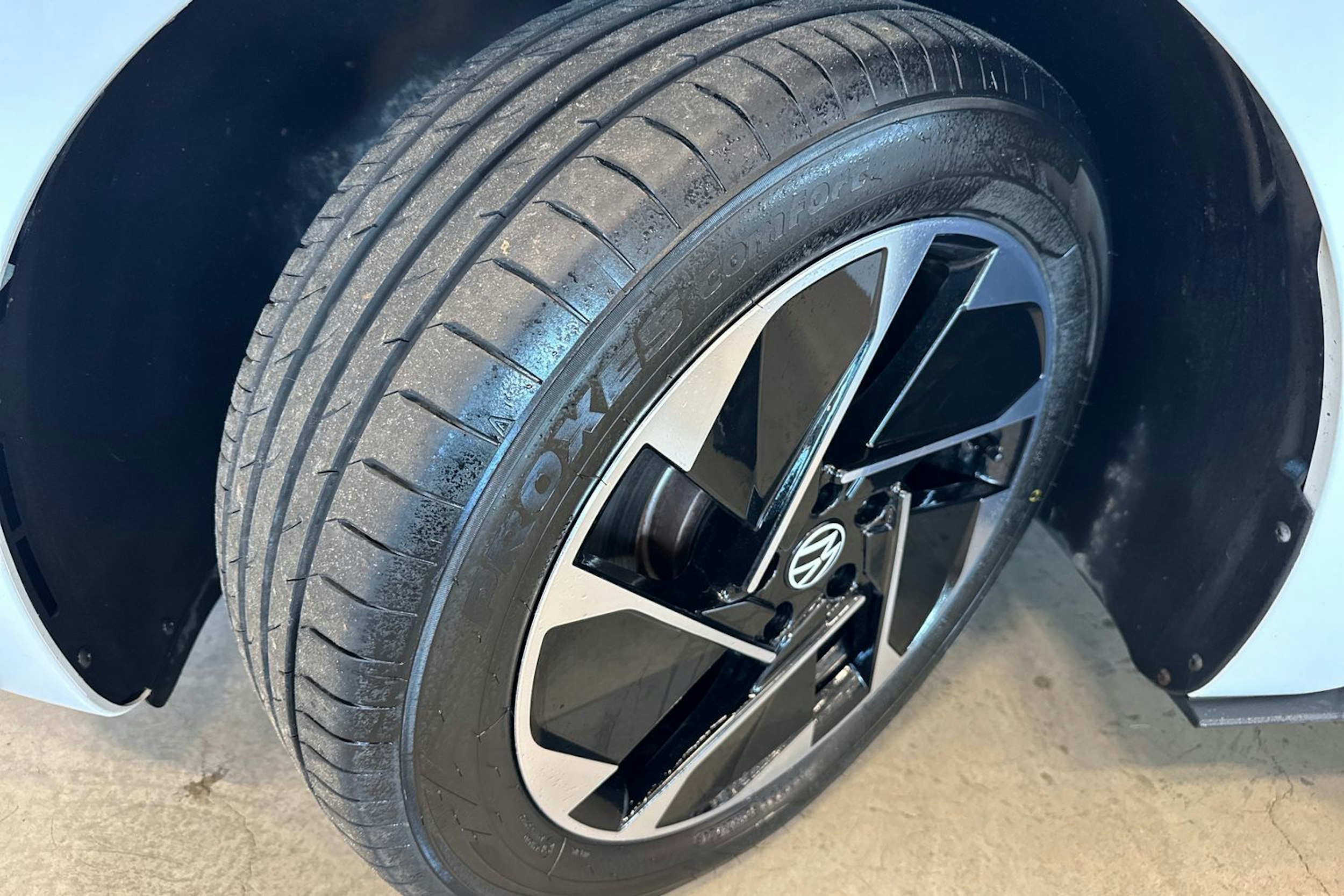 met. valkoinen Volkswagen ID.3 2021 kuva 13.